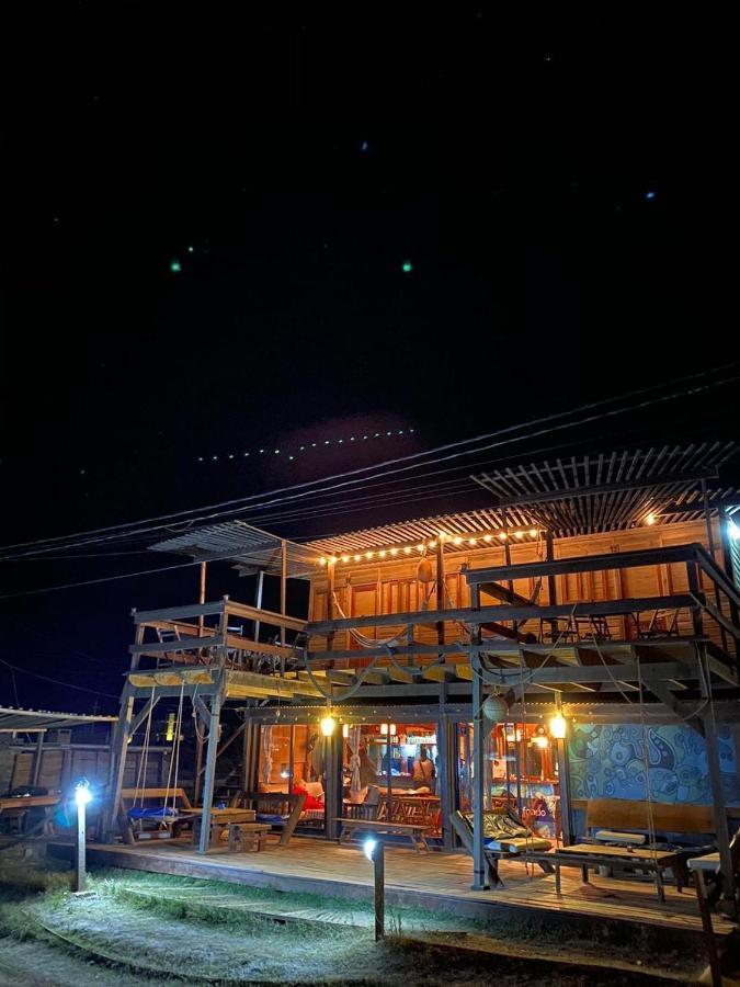 Mar De Fondo Hostel Punta Del Diablo Exterior foto